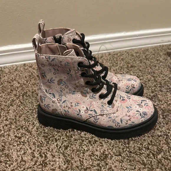 Floral Lace-Up Boots - Picture 2 of 5
